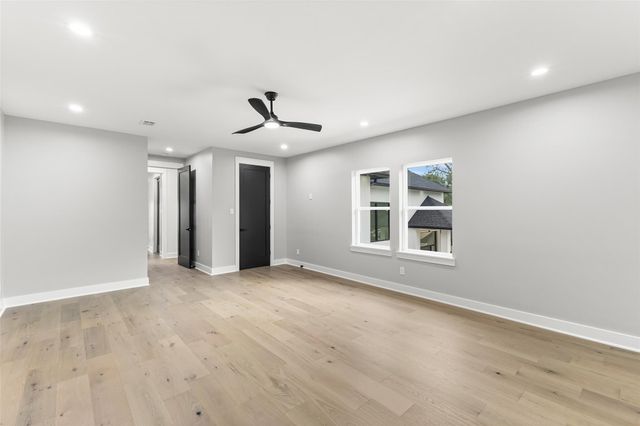 5907 Weisinger Dr, Magnolia, TX 77354