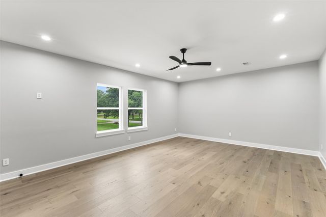 5907 Weisinger Dr, Magnolia, TX 77354