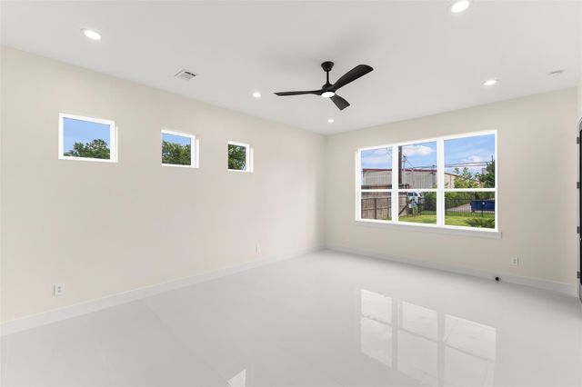 5907 Weisinger Dr, Magnolia, TX 77354
