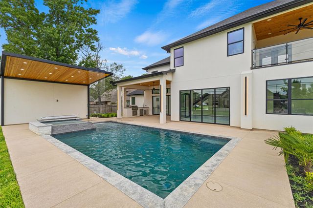 5907 Weisinger Dr, Magnolia, TX 77354