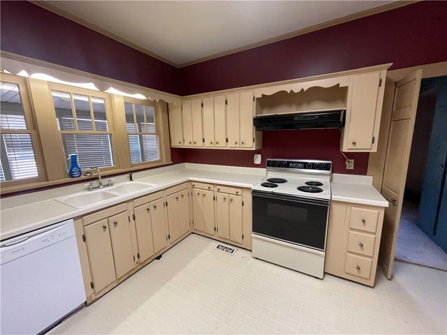 620 N Miller Street, Clarksville, AR 72830