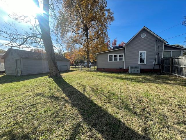 620 N Miller Street, Clarksville, AR 72830