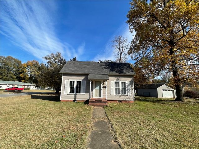 620 N Miller Street, Clarksville, AR 72830