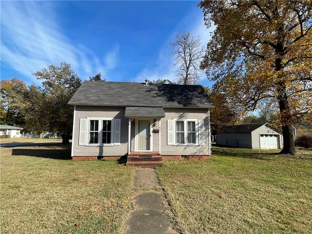 620 N Miller Street, Clarksville, AR 72830