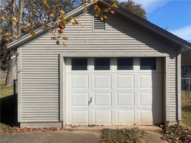 620 N Miller Street, Clarksville, AR 72830