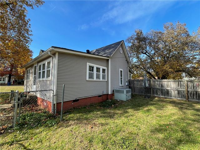 620 N Miller Street, Clarksville, AR 72830