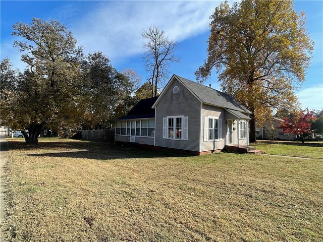 620 N Miller Street, Clarksville, AR 72830
