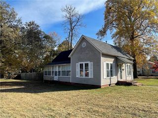 620 N Miller Street, Clarksville, AR 72830