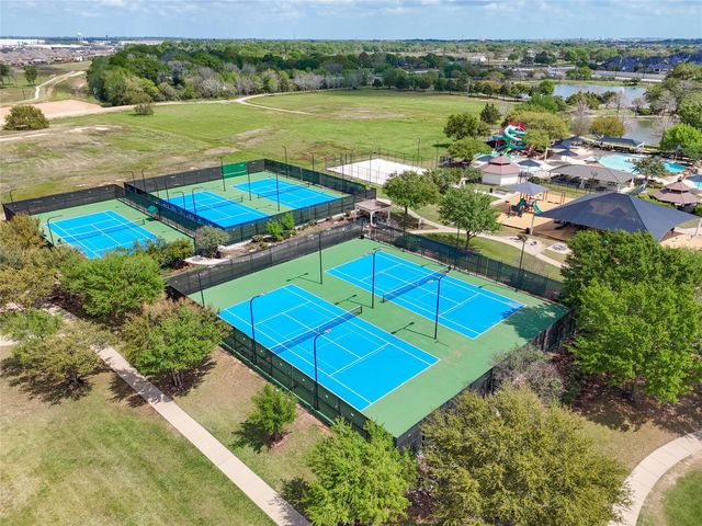 2818 Red Maple Drive, Katy, TX 77494