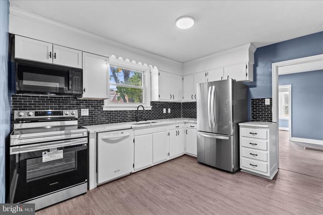 2417 N GEORGE ST, York, PA 17406