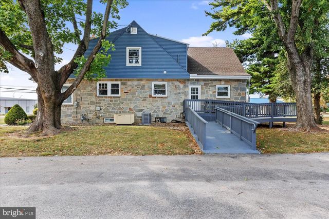 2417 N GEORGE ST, York, PA 17406