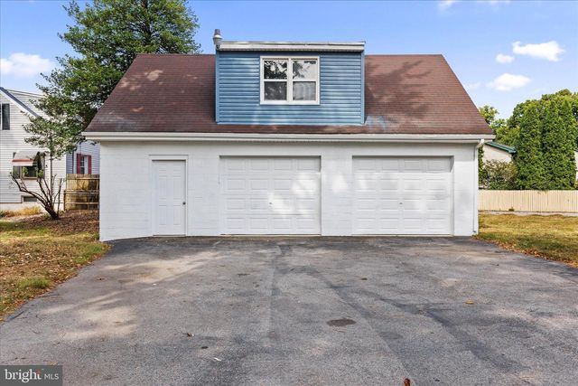 2417 N GEORGE ST, York, PA 17406