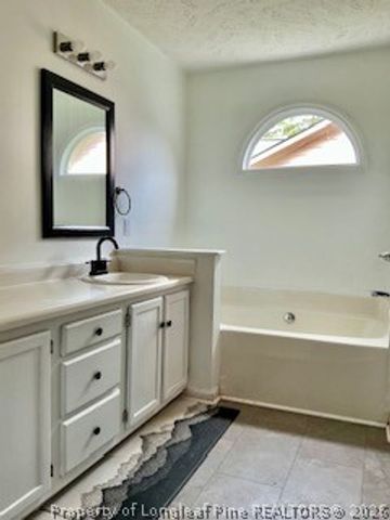 599 Sugaridge Lane, Fayetteville, NC 28311