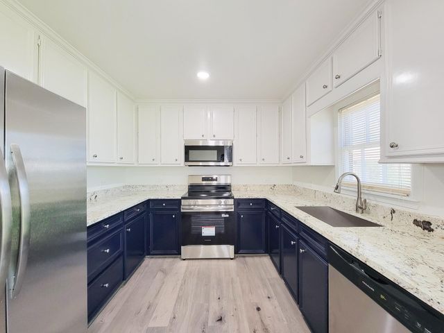 413 S Market Street, Brazoria, TX 77422