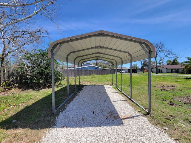 413 S Market Street, Brazoria, TX 77422