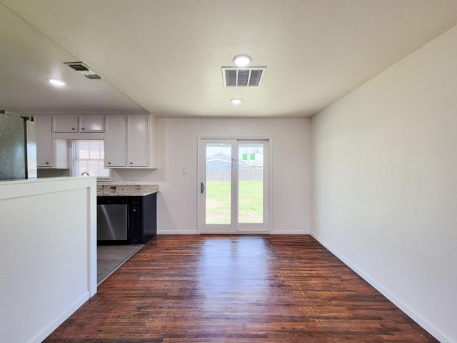 413 S Market Street, Brazoria, TX 77422