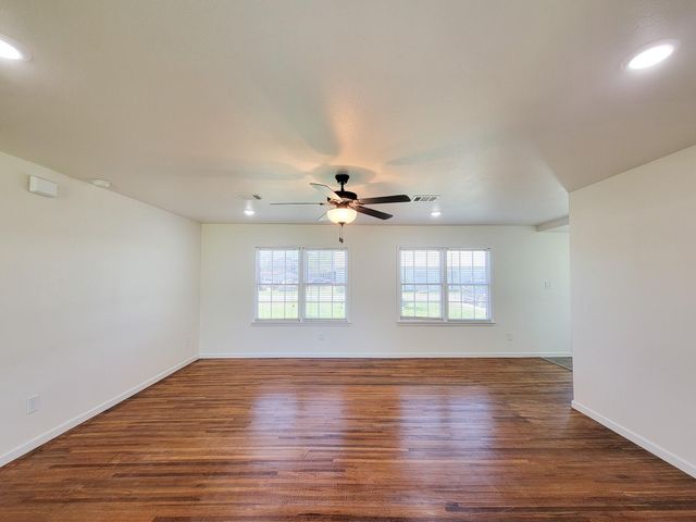 413 S Market Street, Brazoria, TX 77422