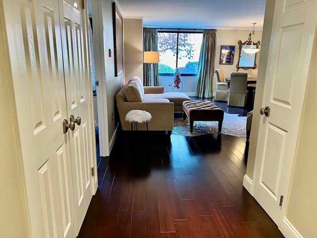 404 Paradise Road 1D, Swampscott, MA 01907