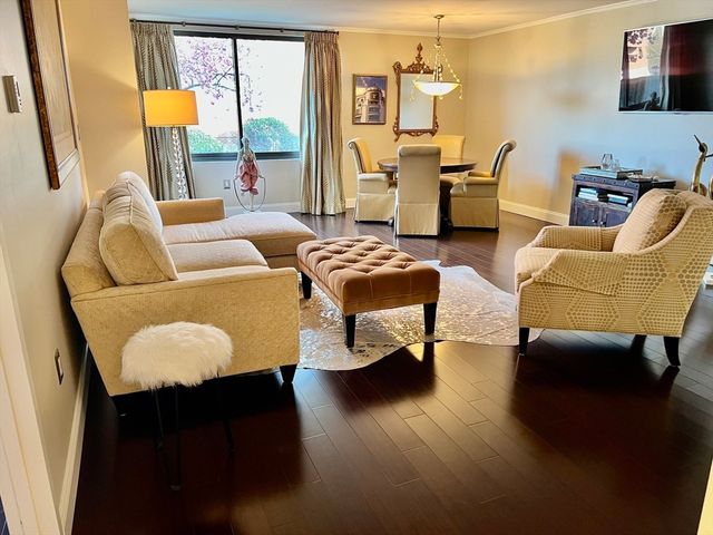 404 Paradise Road 1D, Swampscott, MA 01907