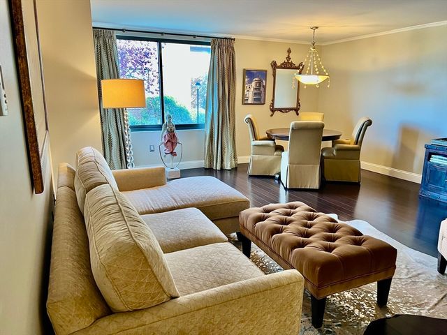 404 Paradise Road 1D, Swampscott, MA 01907