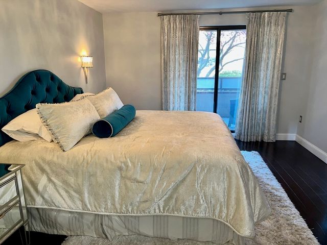 404 Paradise Road 1D, Swampscott, MA 01907