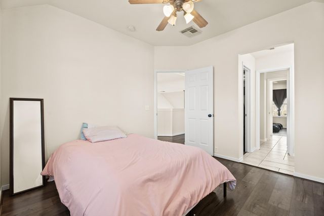 2607 Sunny Shores Drive, Pearland, TX 77584