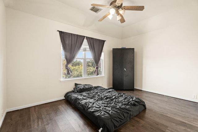 2607 Sunny Shores Drive, Pearland, TX 77584