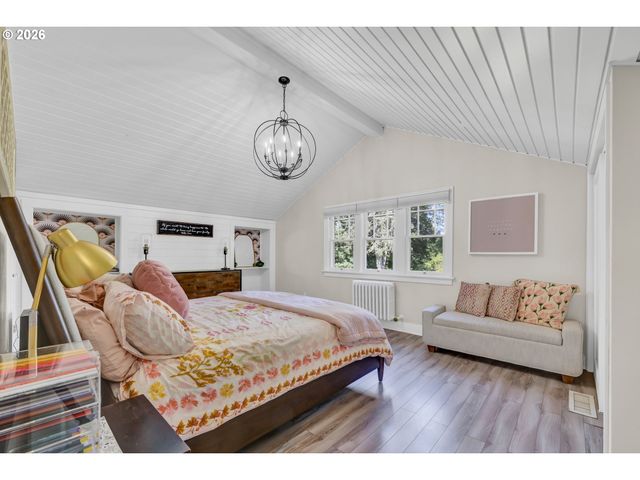 850 E BEACON Dr, Eugene, OR 97404