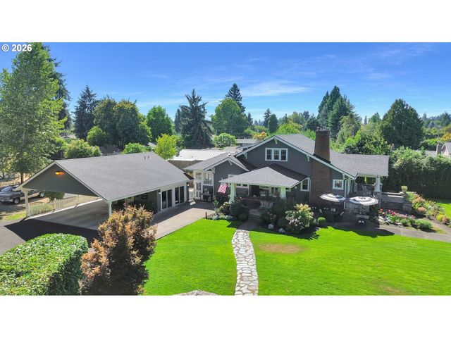 850 E BEACON Dr, Eugene, OR 97404