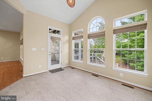 6727 HOLLY FARM LN, Warrenton, VA 20187