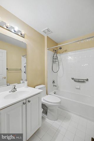 6727 HOLLY FARM LN, Warrenton, VA 20187