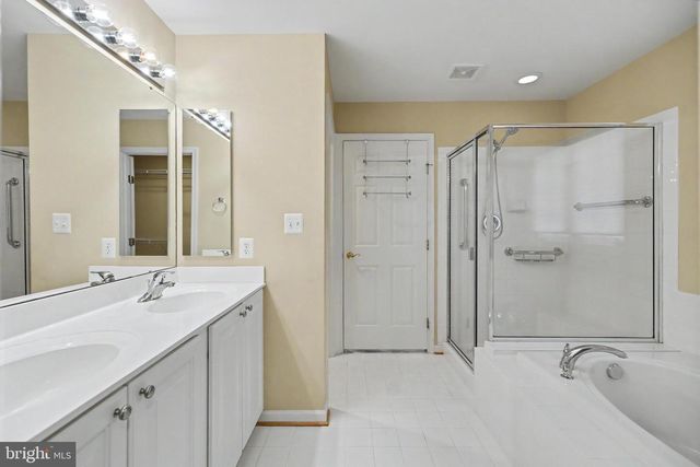 6727 HOLLY FARM LN, Warrenton, VA 20187