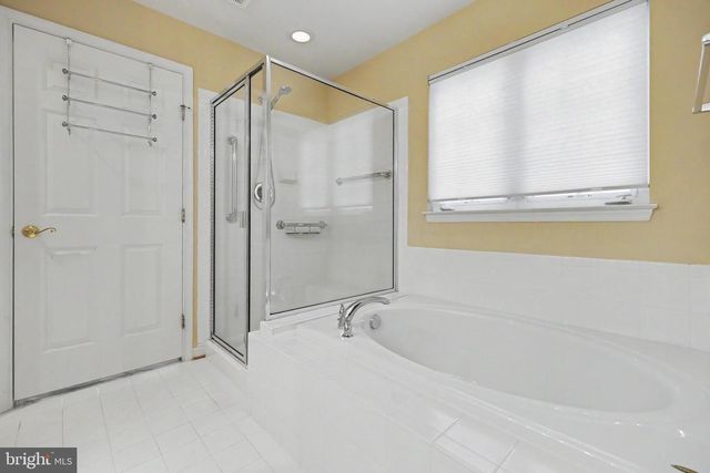 6727 HOLLY FARM LN, Warrenton, VA 20187