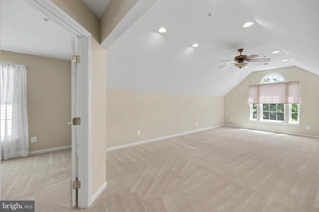 6727 HOLLY FARM LN, Warrenton, VA 20187