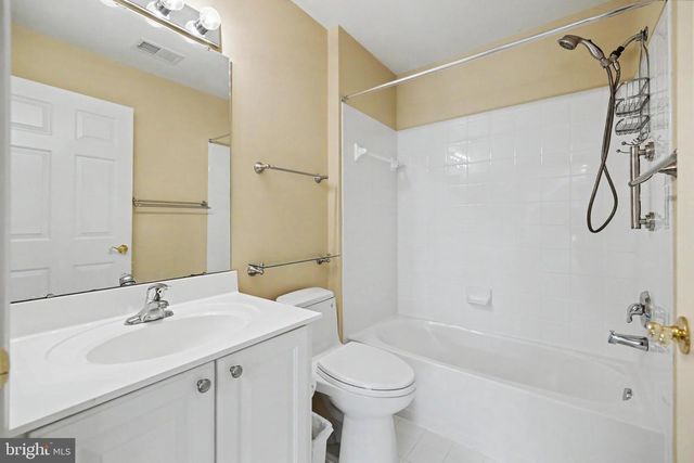 6727 HOLLY FARM LN, Warrenton, VA 20187