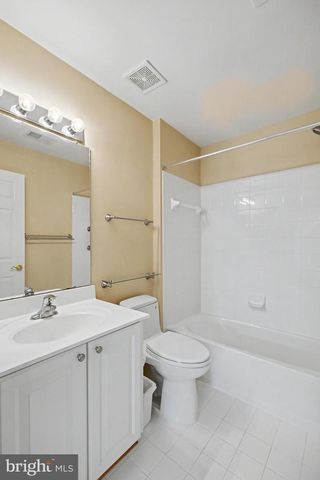 6727 HOLLY FARM LN, Warrenton, VA 20187