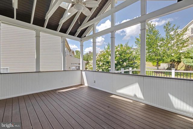 6727 HOLLY FARM LN, Warrenton, VA 20187