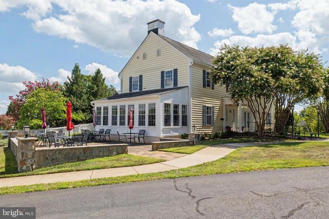 6727 HOLLY FARM LN, Warrenton, VA 20187