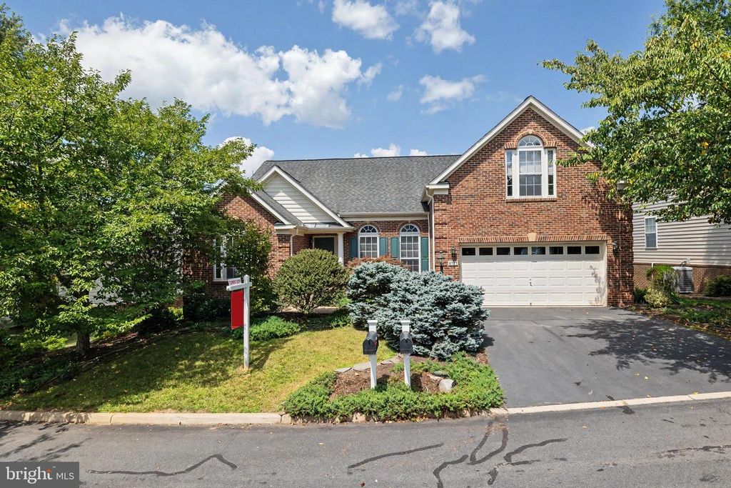 6727 HOLLY FARM LN, Warrenton, VA 20187