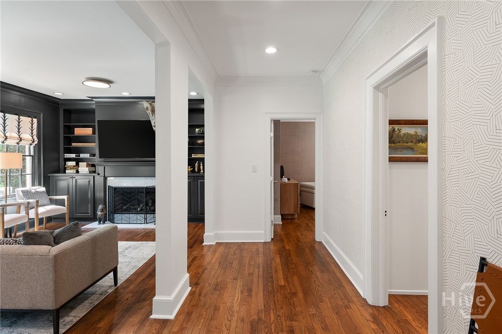 Image 13 of property listing at 390 Milledge Terrace, Athens, GA 30606