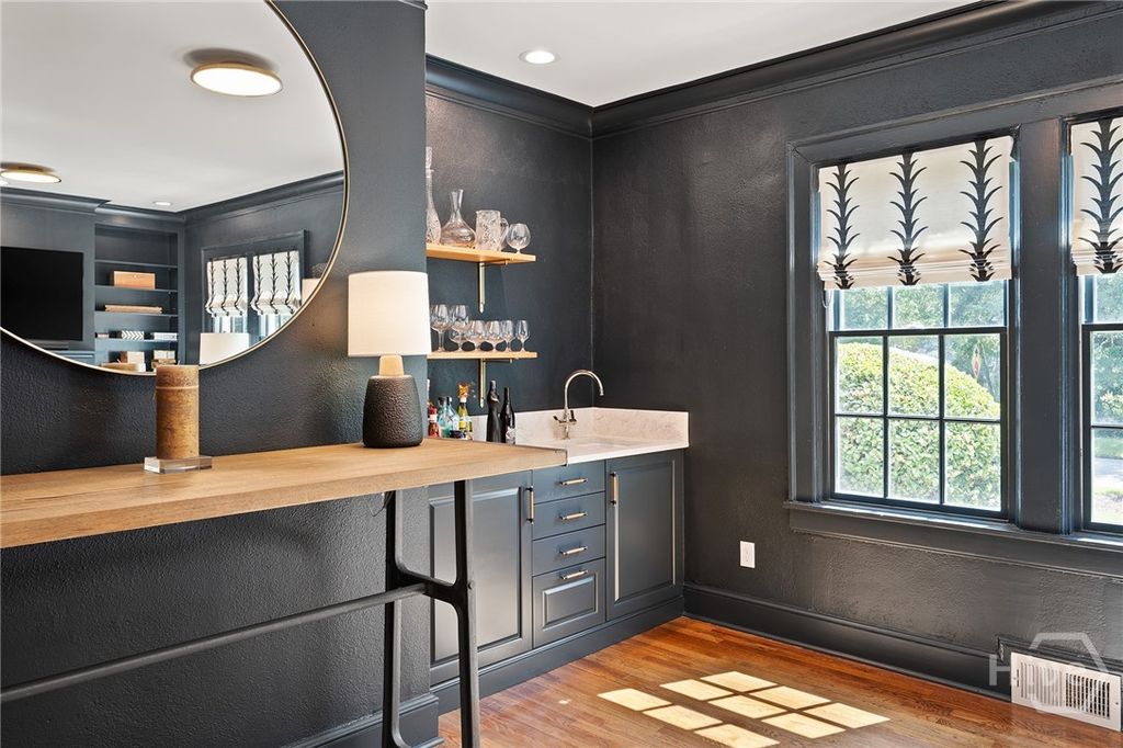 Image 17 of property listing at 390 Milledge Terrace, Athens, GA 30606