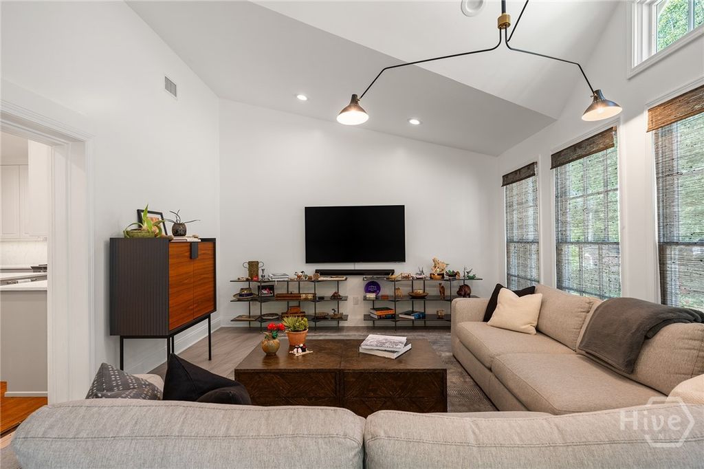 Image 31 of property listing at 390 Milledge Terrace, Athens, GA 30606