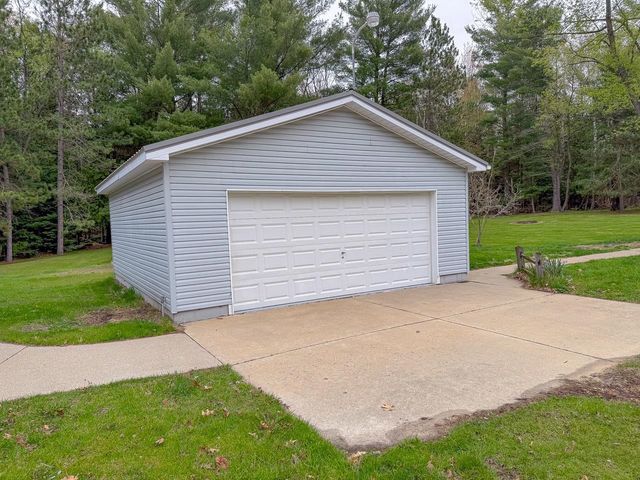 3960 W Clarence Road, Harrison, MI 48625