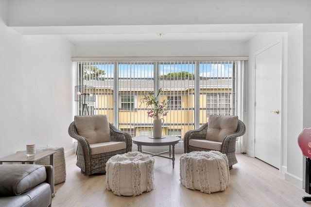 1110 Boxwood Drive 202, Delray Beach, FL 33445