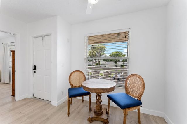 1110 Boxwood Drive 202, Delray Beach, FL 33445