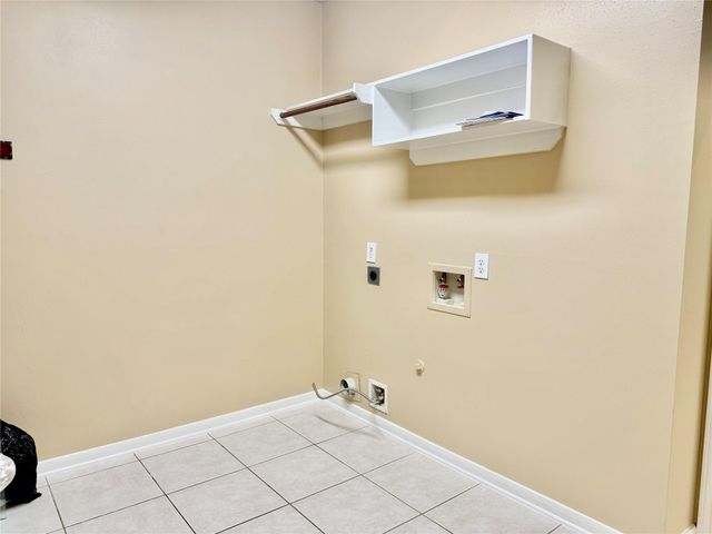 90 N Country Gate, Conroe, TX 77384