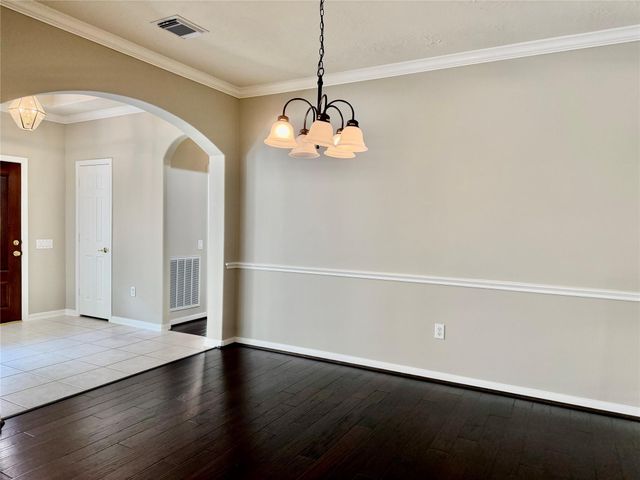 90 N Country Gate, Conroe, TX 77384