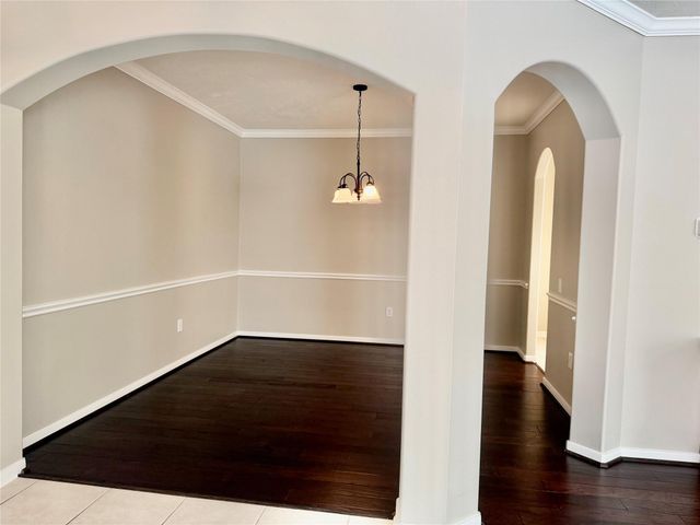 90 N Country Gate, Conroe, TX 77384