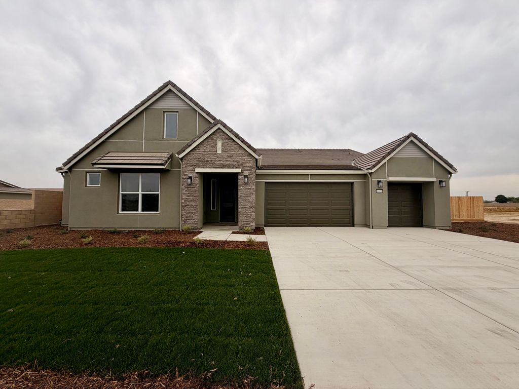 6605 W Wood Drive Lot1050, Visalia, CA 93277