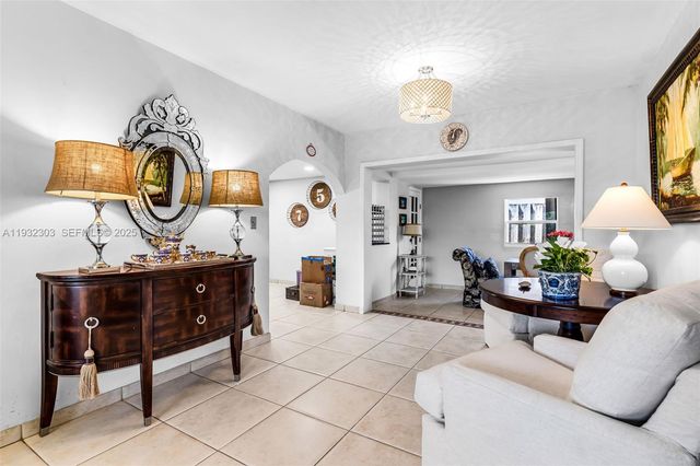 9981 SW 15th Ter, Miami, FL 33174